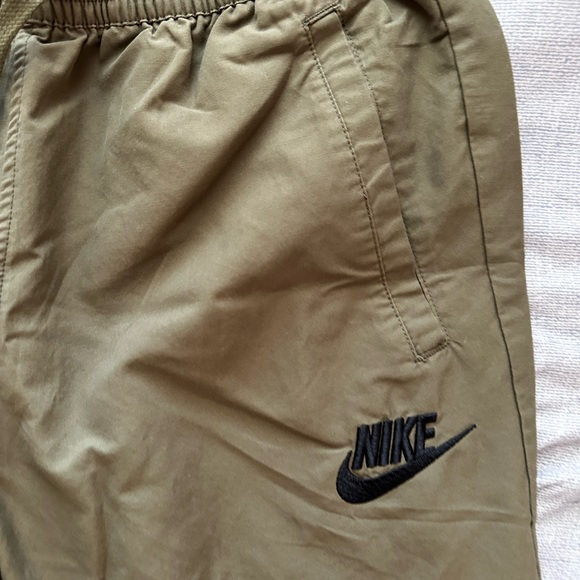 Nike pants in khaki size Medium - Picture 9 of 11